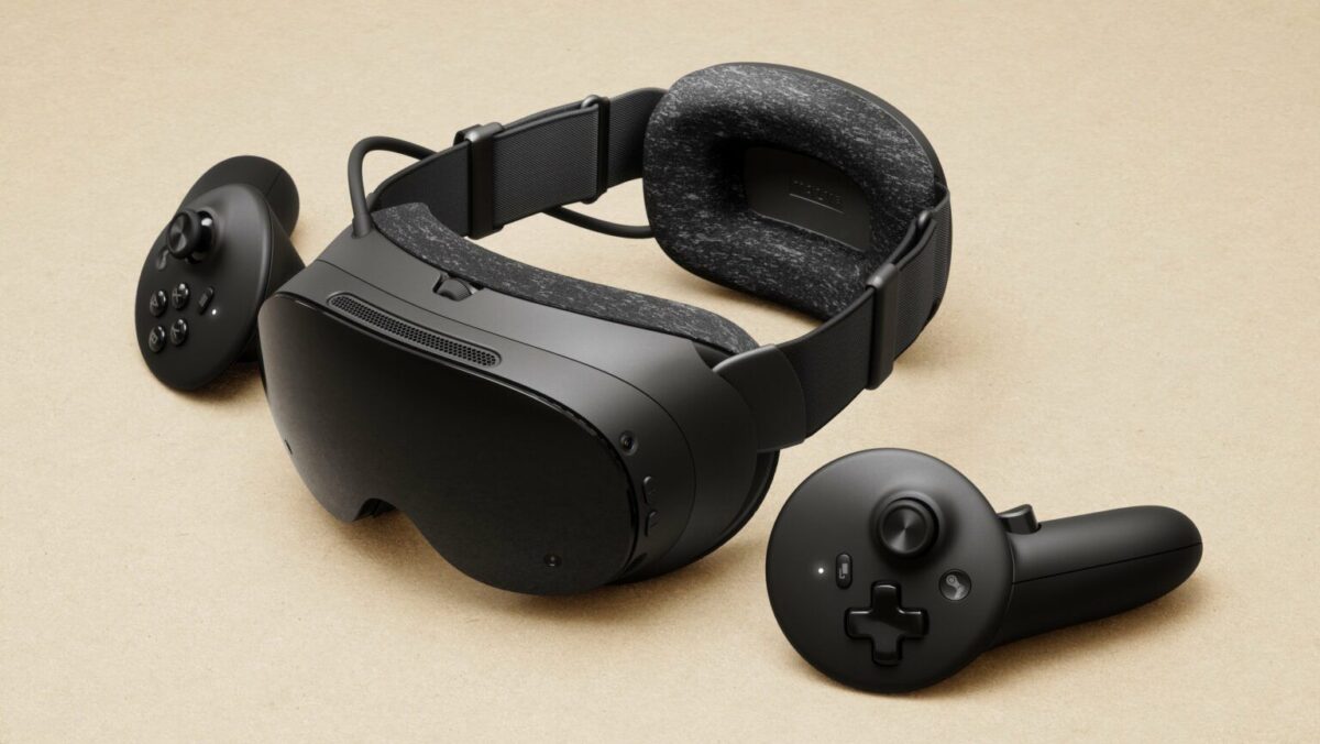 Casque VR Steam Frame avec ses deux manettes